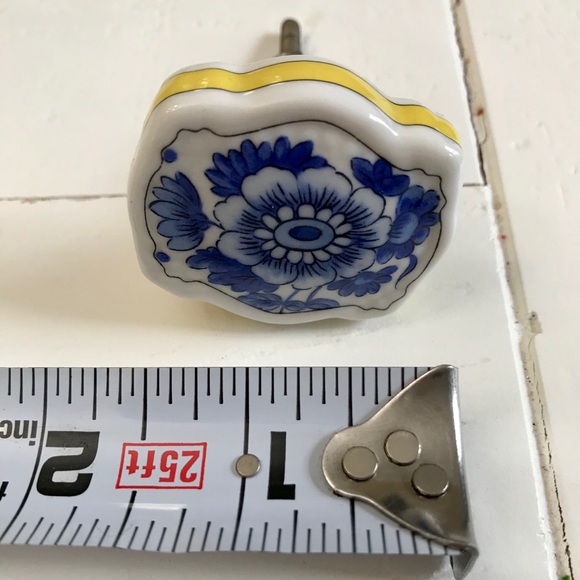 Bundle for hermesbooks of three drawer pulls - Picture 6 of 7